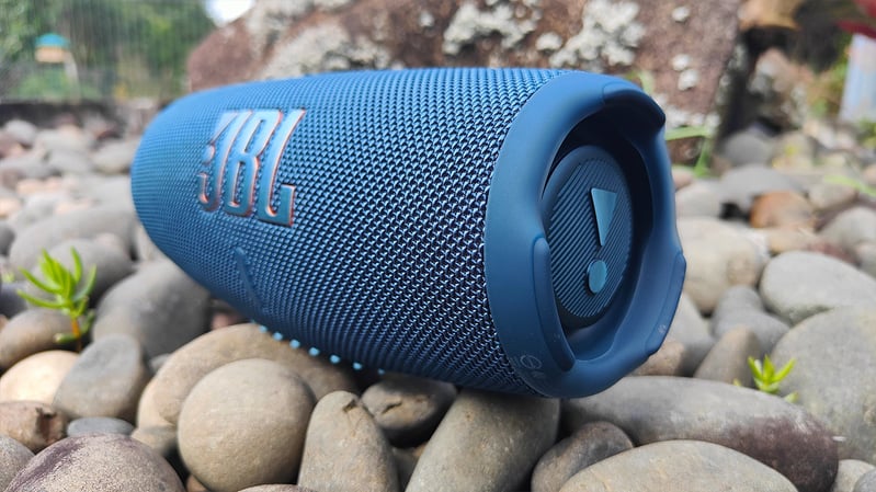 JBL-Charge-5-review-1